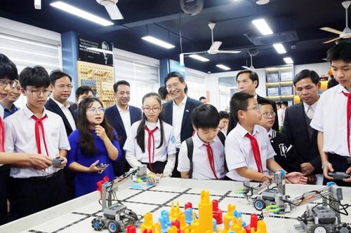 Hướng đến hình thành một thế hệ học sinh giàu trí thức công nghệ