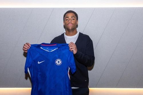 Ryan Kavuma-McQueen chính thức ký hợp đồng chuyên nghiệp với Chelsea ở tuổi 17