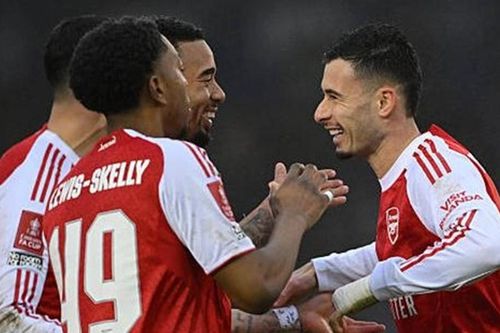 Gabriel Martinelli lập hat-trick siêu hạng giúp Arsenal thắng ngược Portsmouth 4-1