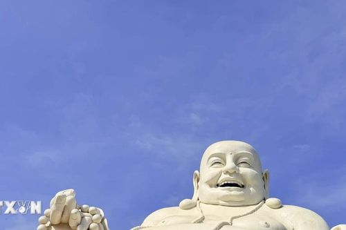 An Giang: Tượng Phật Di Lặc trên đỉnh núi lớn nhất châu Á