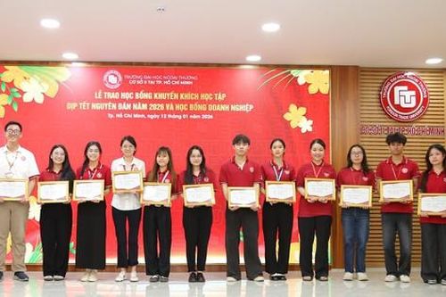 Ấm áp Xuân Bính Ngọ cùng Lễ trao học bổng nhân dịp Tết Nguyên đán năm 2026 tại Cơ sở II Trường ĐH Ngoại thương