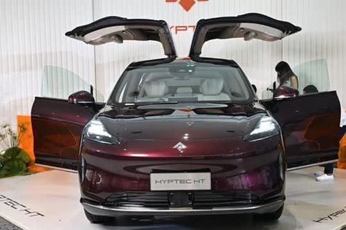 SUV cửa cánh chim, công nghệ hàng đầu, công suất 340 mã lực, giá hơn 1,1 tỷ đồng