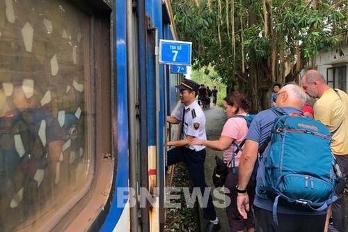 Thêm nhiều chuyến tàu phục vụ Tết Nguyên đán Bính Ngọ