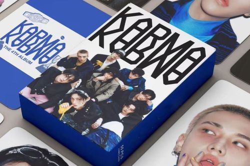 Vì sao các album Kpop ngày càng giống hàng hóa lưu niệm?