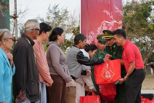 Khởi động chiến dịch 'Chung vị Tết Việt – Gắn kết muôn miền' tại Đắk Lắk