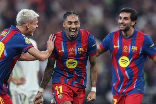 Raphinha tỏa sáng với cú đúp, Barcelona hạ Real Madrid 3-2 đoạt Siêu cúp Tây Ban Nha