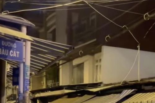 Công an TP.HCM xử lý hai thanh niên ném bộ đàm và cản trở CSGT tại đường Đồng Đen