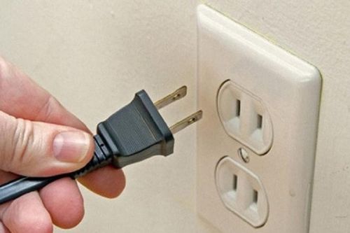Kinh nghiệm an toàn khách sạn: Cách phát hiện camera và mẹo chống trộm hiệu quả