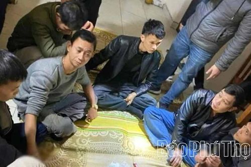 Bắt quả tang 9 đối tượng đánh bạc dưới hình thức chơi liêng