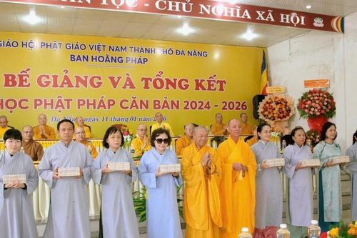 Ban Hoằng pháp GHPGVN TP.Đà Nẵng bế giảng, tổng kết và trao chứng chỉ khóa học Phật pháp căn bản 2024-2026