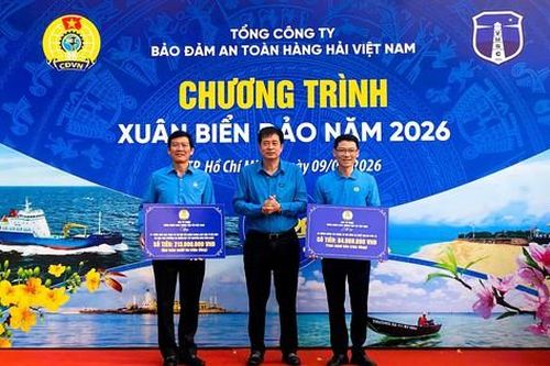 Công đoàn Xây dựng Việt Nam lan tỏa yêu thương tại chương trình 'Xuân biển đảo 2026'