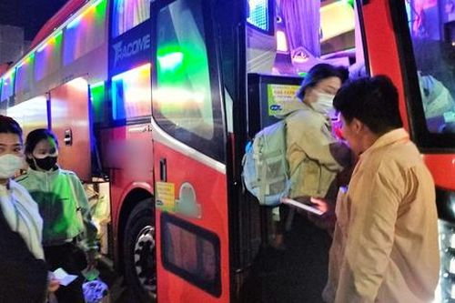 Cà Mau: Vận động người dân sử dụng phương tiện công cộng đi lại dịp Tết 2026