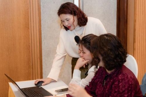 Khởi động khóa học miễn phí về ứng dụng AI cho giáo viên
