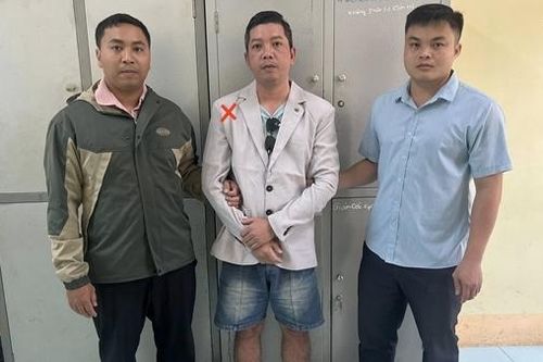 Người mua xe ô tô cũ cảnh giác giấy tờ giả