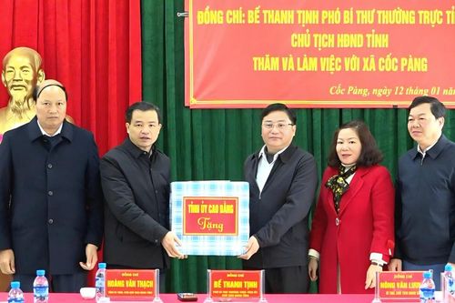 Phó Bí thư Thường trực Tỉnh ủy, Chủ tịch HĐND tỉnh Bế Thanh Tịnh làm việc với xã Cốc Pàng