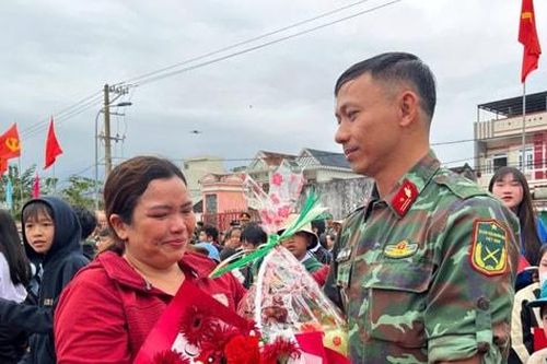 Quyến luyến tình quân dân sau Chiến dịch Quang Trung
