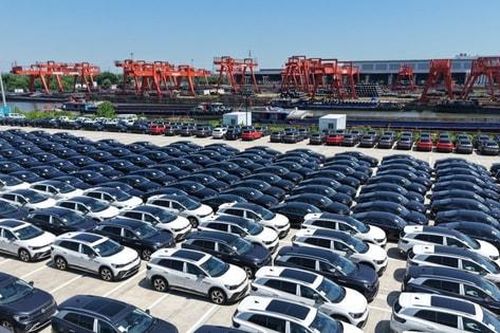 Trung Quốc và EU mở lối thoát cho tranh chấp xe điện thông qua áp giá sàn