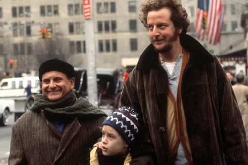 Diễn biến vụ sao 'Home Alone' bị bắt khi mua dâm