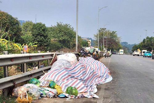 Bãi rác Đông Nam quá tải, rác thải ùn ứ ở nhiều khu dân cư Thanh Hóa