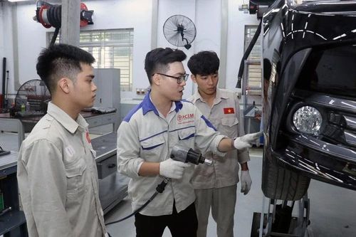 Nâng cao chất lượng thị trường lao động