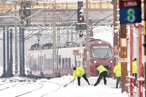 Châu Âu xáo trộn vì băng giá