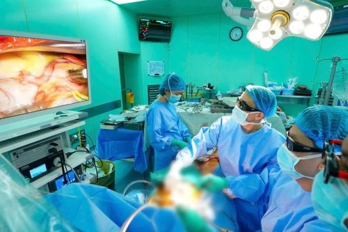 Bệnh viện Đại học Y dược Thành phố Hồ Chí Minh chuẩn hóa quy trình phẫu thuật tim ít xâm lấn