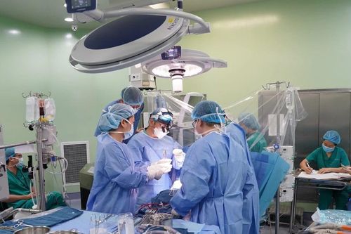 Cuộc mổ ở 'điểm mù' của hệ bạch huyết và hành trình giành lại sự sống cho bệnh nhi