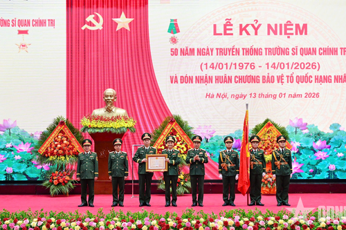 Đại tướng Phan Văn Giang dự lễ kỷ niệm 50 năm Ngày truyền thống của Trường Sĩ quan Chính trị