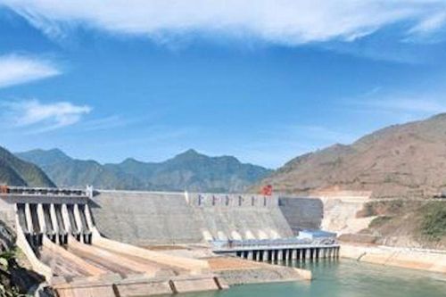 Thủy điện Hủa Na (HNA) vay trăm tỷ thâu tóm nhà máy mới, cổ phiếu lao dốc, thanh khoản đóng băng