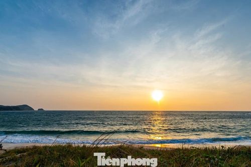 Độc lạ hòn đảo ngắm hoàng hôn, bình minh ở Quảng Ninh
