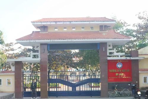 Trường bất ngờ tạm dừng bữa ăn bán trú, phụ huynh chao đảo