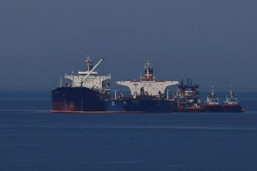 Lượng dầu tồn kho trên biển của Iran đạt mức cao kỷ lục