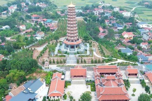 Ngôi chùa hơn 300 tuổi ở Bắc Ninh có tượng ngọc độc đáo hút khách thập phương