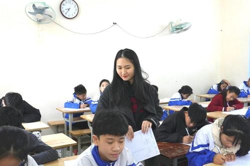 Cần giải pháp lâu dài cho giáo viên hợp đồng ở Nghệ An