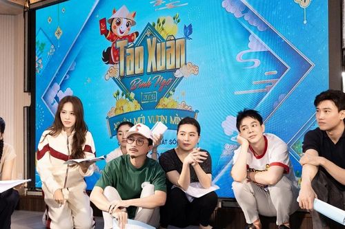 Dàn hoa hậu, á hậu gấp rút tập luyện cùng các nghệ sỹ gạo cội cho Táo Xuân