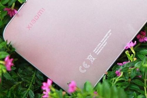 Tiếc nuối smartphone 'đẹp như tranh vẽ' của Xiaomi