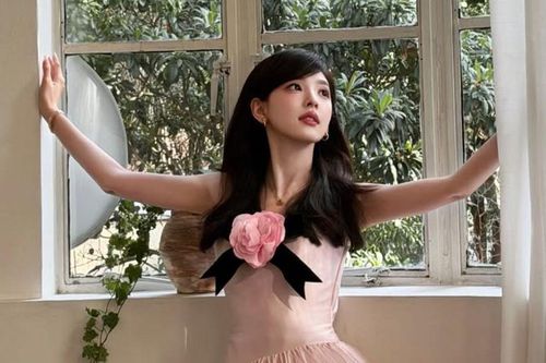 'Tình đầu quốc dân' Chương Nhược Nam lộ rõ vóc dáng gầy gò đáng báo động