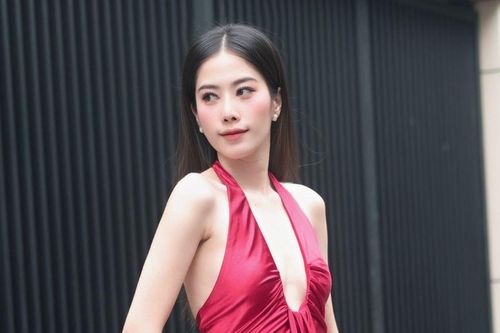 Khán giả ngao ngán khi Nam Em lại chiêu trò trên sân khấu