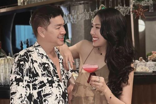 Vợ 9X của nghệ sĩ Quang Minh khoe quà 'khủng' nhận được từ chồng