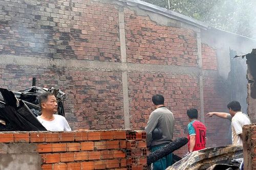Cháy 6 căn nhà ở xã Cô Tô, thiệt hại trên 1,8 tỷ đồng