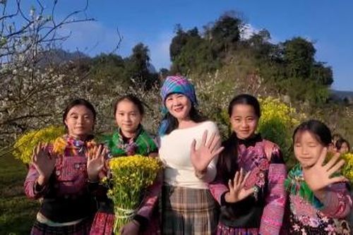 Ngập tràn sắc trắng tinh khôi của hoa mận Mộc Châu