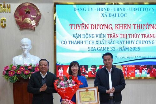 Đại Lộc khen thưởng vận động viên Trần Thị Thùy Trang