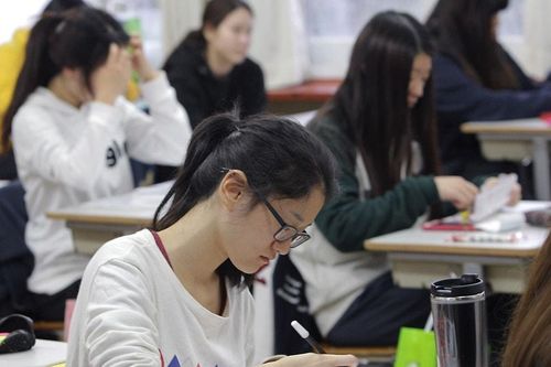 Giáo viên Hàn Quốc lo ngại học sinh lạm dụng AI tạo sinh