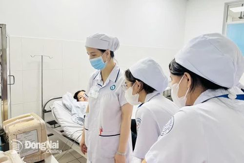 Nâng cao chất lượng đào tạo nhân lực y tế qua hợp tác viện - trường