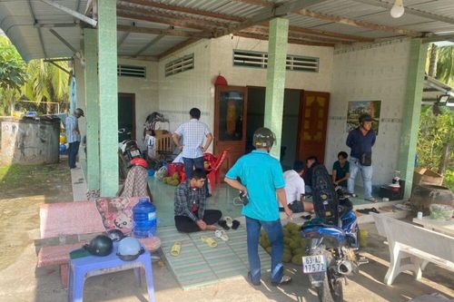 Khởi tố 12 người bắt cóc nam nhân viên quán ăn để đòi nợ 100 triệu đồng