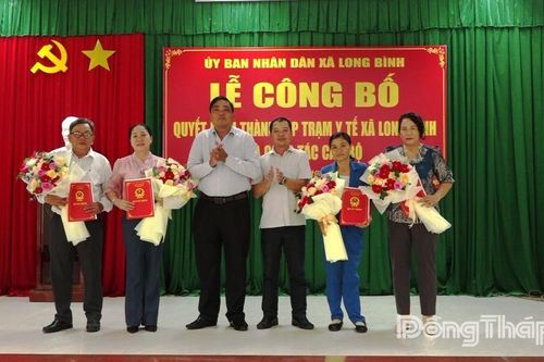 Xã Long Bình công bố quyết định thành lập Trạm Y tế xã