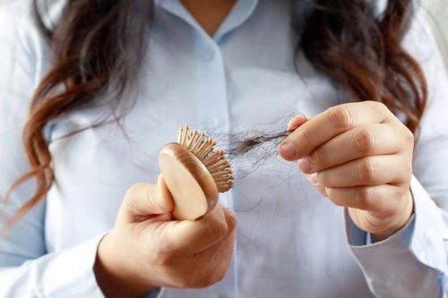 'Thủ phạm' trong ăn uống khiến tóc gãy rụng nhiều