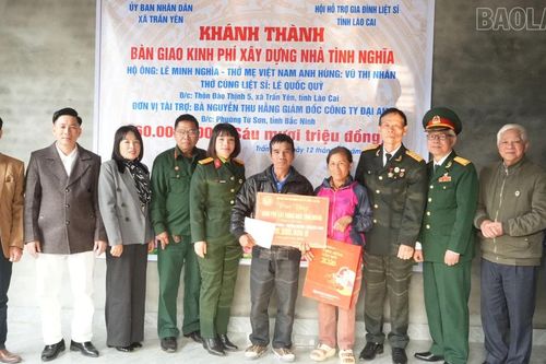 Trao nhà tình nghĩa cho gia đình thờ cúng Mẹ Việt Nam anh hùng tại xã Trấn Yên
