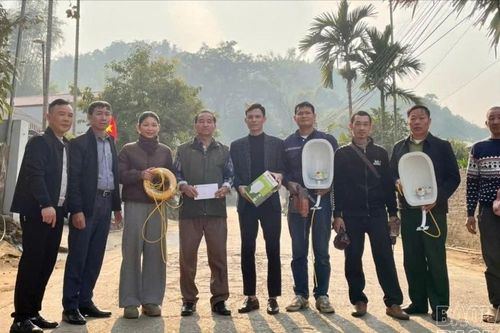 Phường Nghĩa Lộ: Đưa vào sử dụng công trình điện chiếu sáng tại tổ dân phố Đêu 3