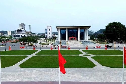 Phường Yên Bái rực rỡ cờ hoa chào mừng Đại hội đại biểu toàn quốc lần thứ XIV của Đảng